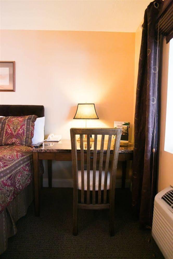 The Mount Vernon Inn מראה חיצוני תמונה